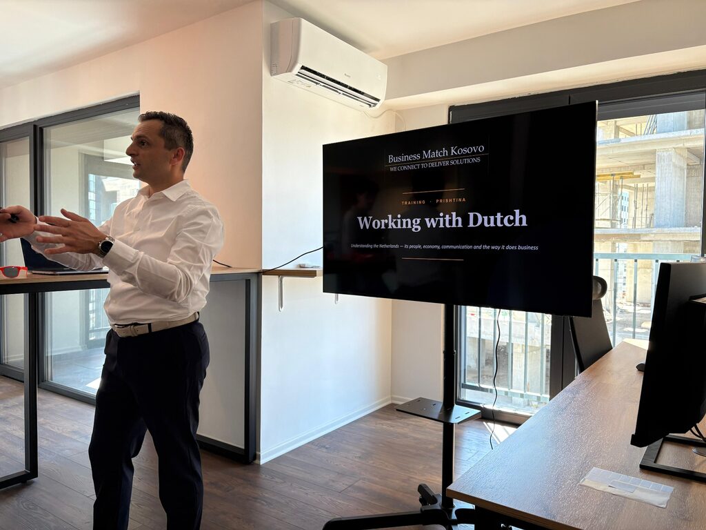 Interactive session during the Working with Dutch training in Prishtina